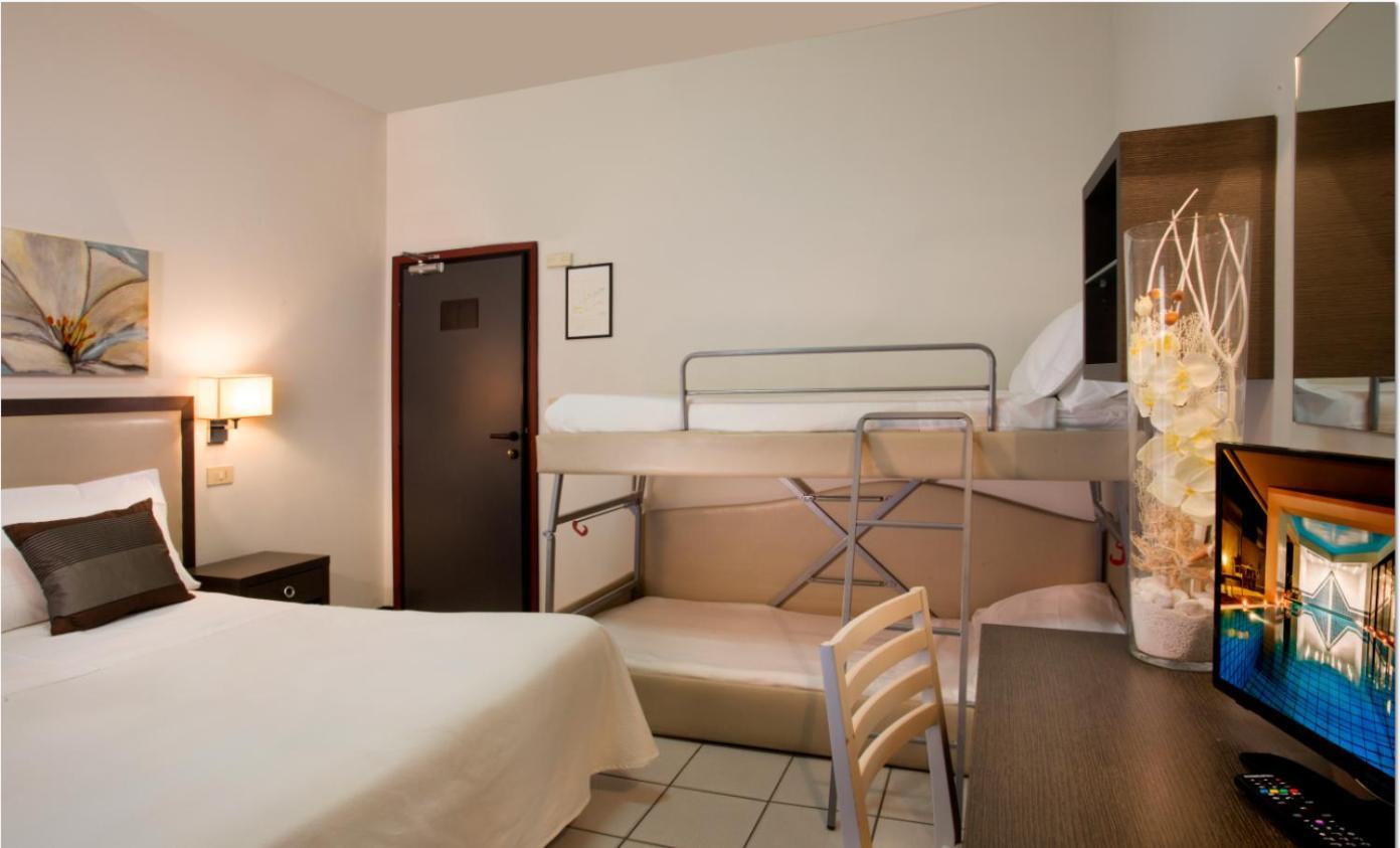 Hotel Ambassador Ριτσόνε Εξωτερικό φωτογραφία