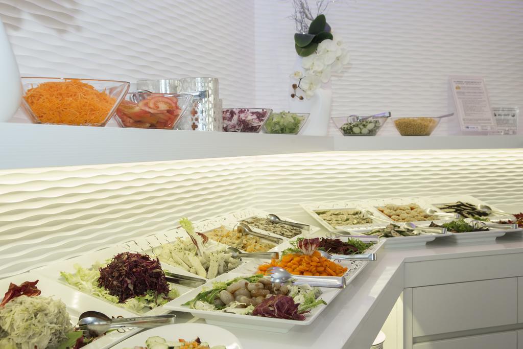 Hotel Ambassador Ριτσόνε Εξωτερικό φωτογραφία