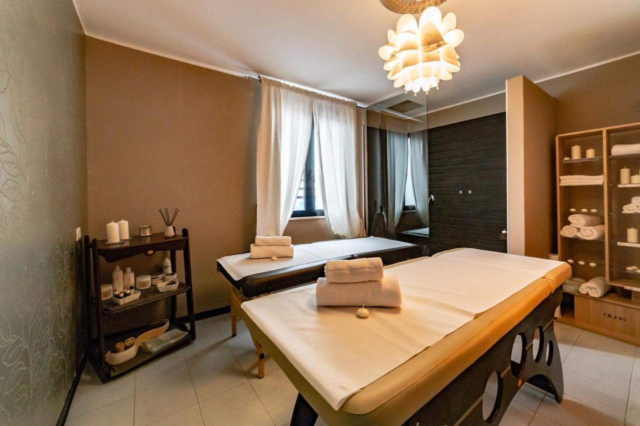 Hotel Ambassador Ριτσόνε Εξωτερικό φωτογραφία